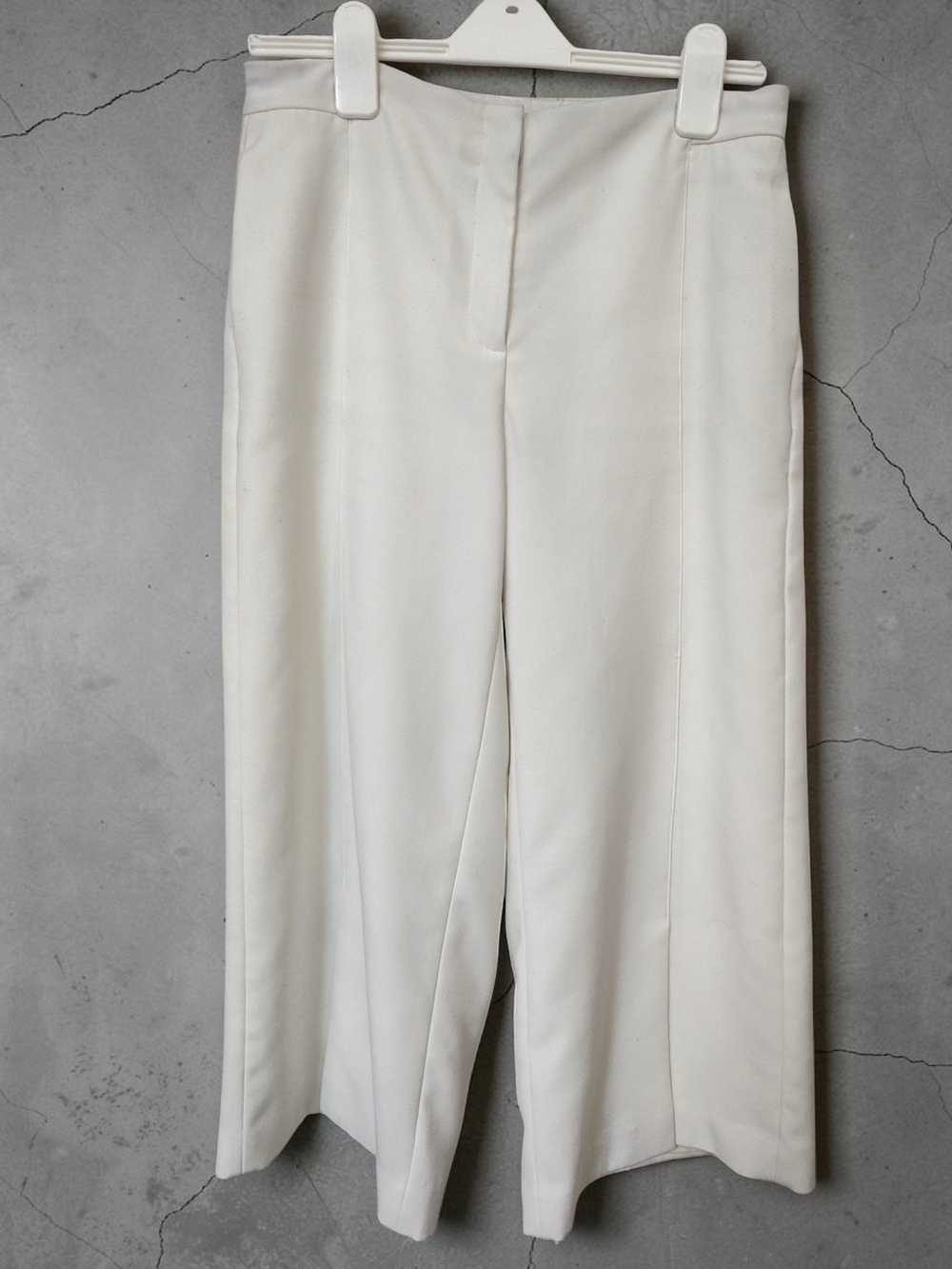 White House Black Market Cream Wide-Leg Dress Pants, 6R